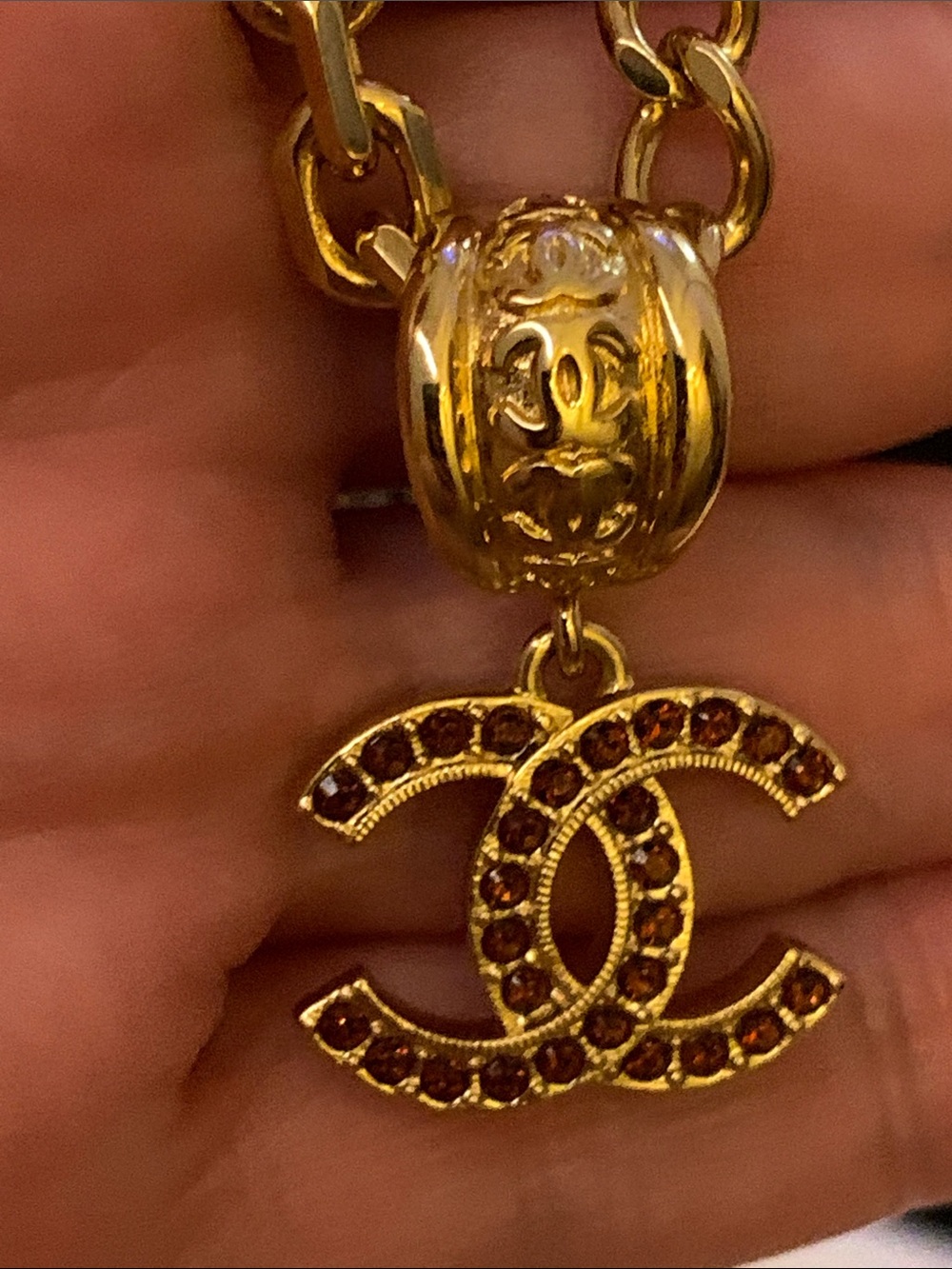 Absolutely stunning fashionable , collectible Chanel authentic golden necklace
